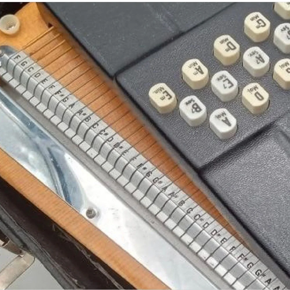 Oscar Schmidt Autoharp - Natural Wood Finish - Picture 3 of 14